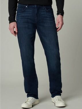 Joes Dark Wash Men’s Jeans Classic Straight Fit size 31X32 distress package